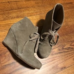 | Dolce Vita | Pellie Lace Up Wedge Suede Booties